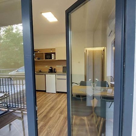 Csaladi Kikoeto Apartman Jula Exterior foto