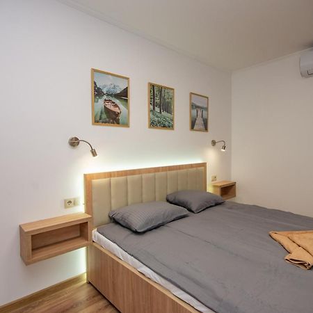 Csaladi Kikoeto Apartman Jula Exterior foto