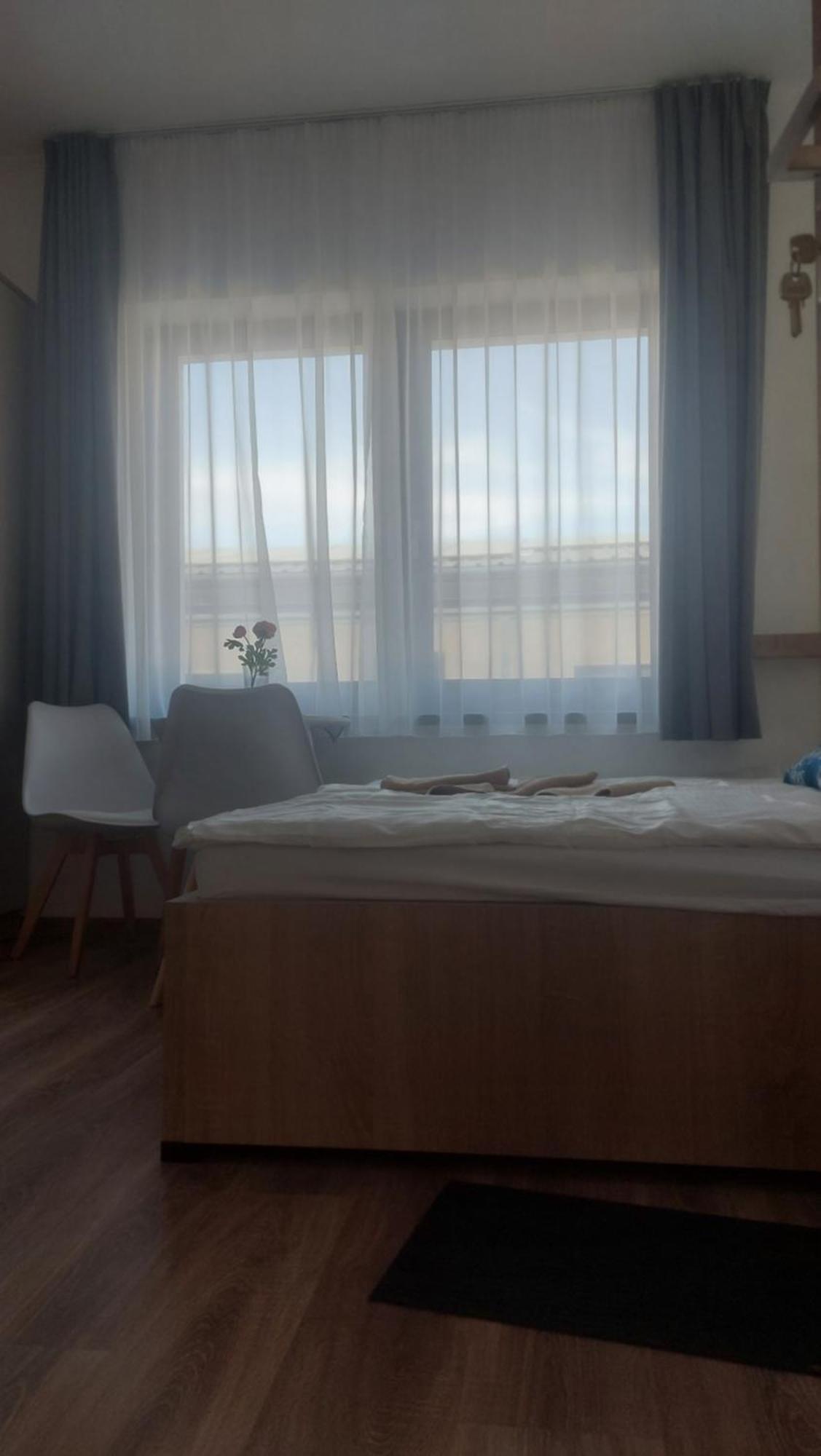 Csaladi Kikoeto Apartman Jula Exterior foto