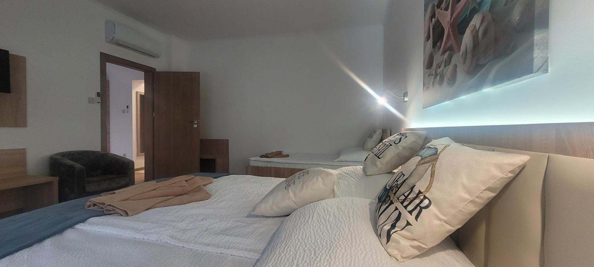 Csaladi Kikoeto Apartman Jula Exterior foto