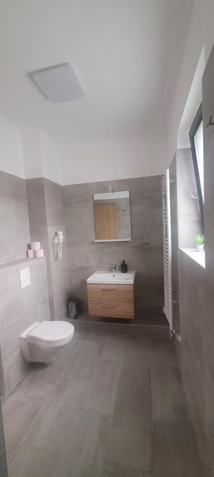 Csaladi Kikoeto Apartman Jula Exterior foto