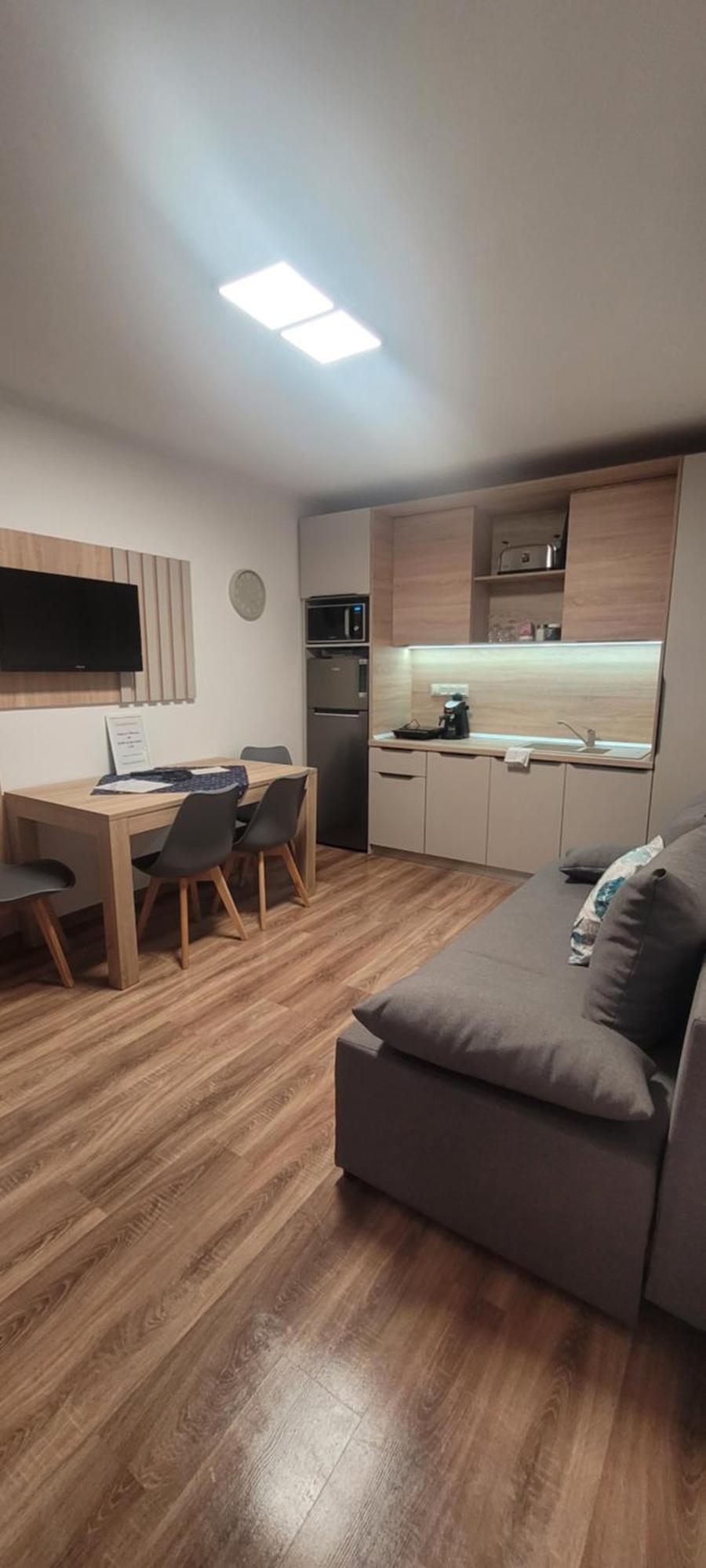 Csaladi Kikoeto Apartman Jula Exterior foto