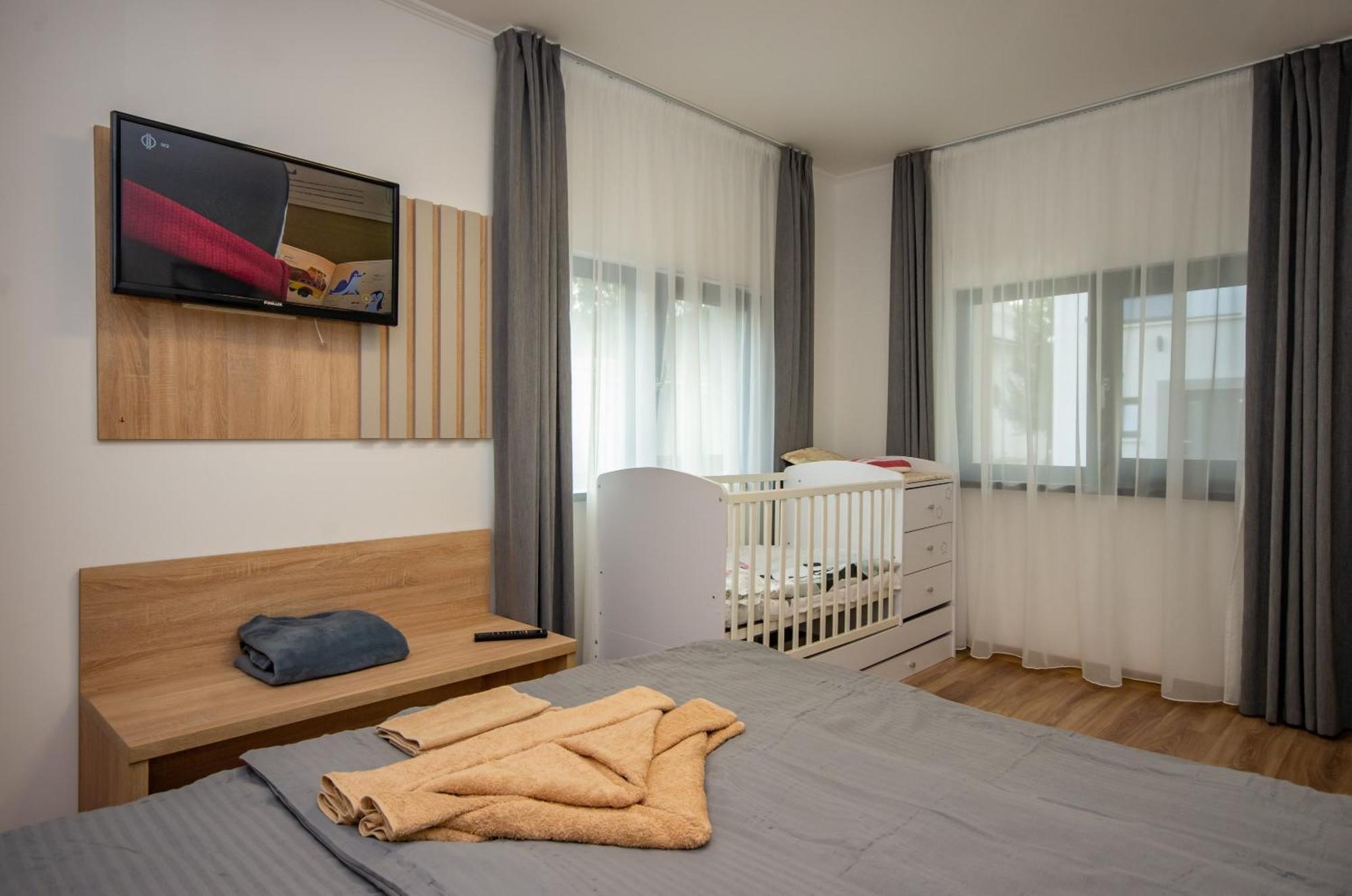 Csaladi Kikoeto Apartman Jula Exterior foto