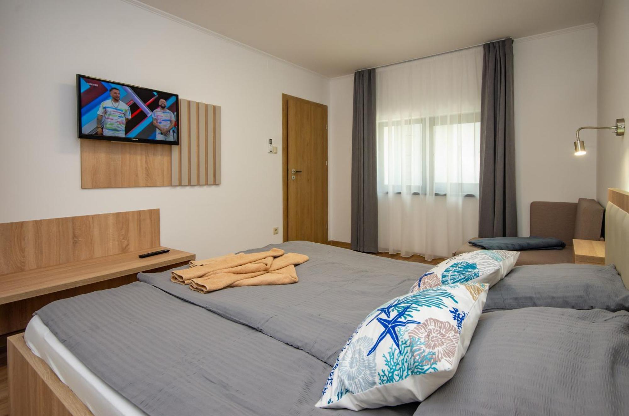 Csaladi Kikoeto Apartman Jula Exterior foto