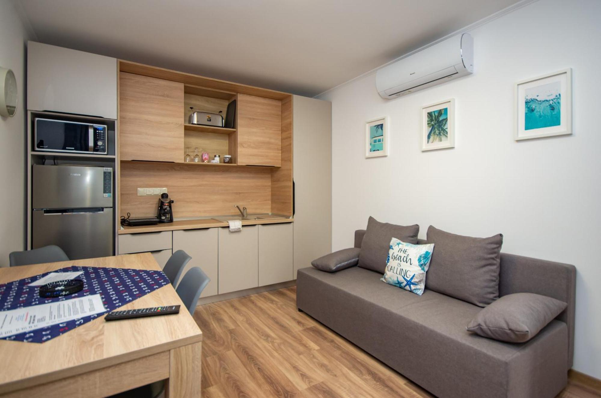 Csaladi Kikoeto Apartman Jula Exterior foto