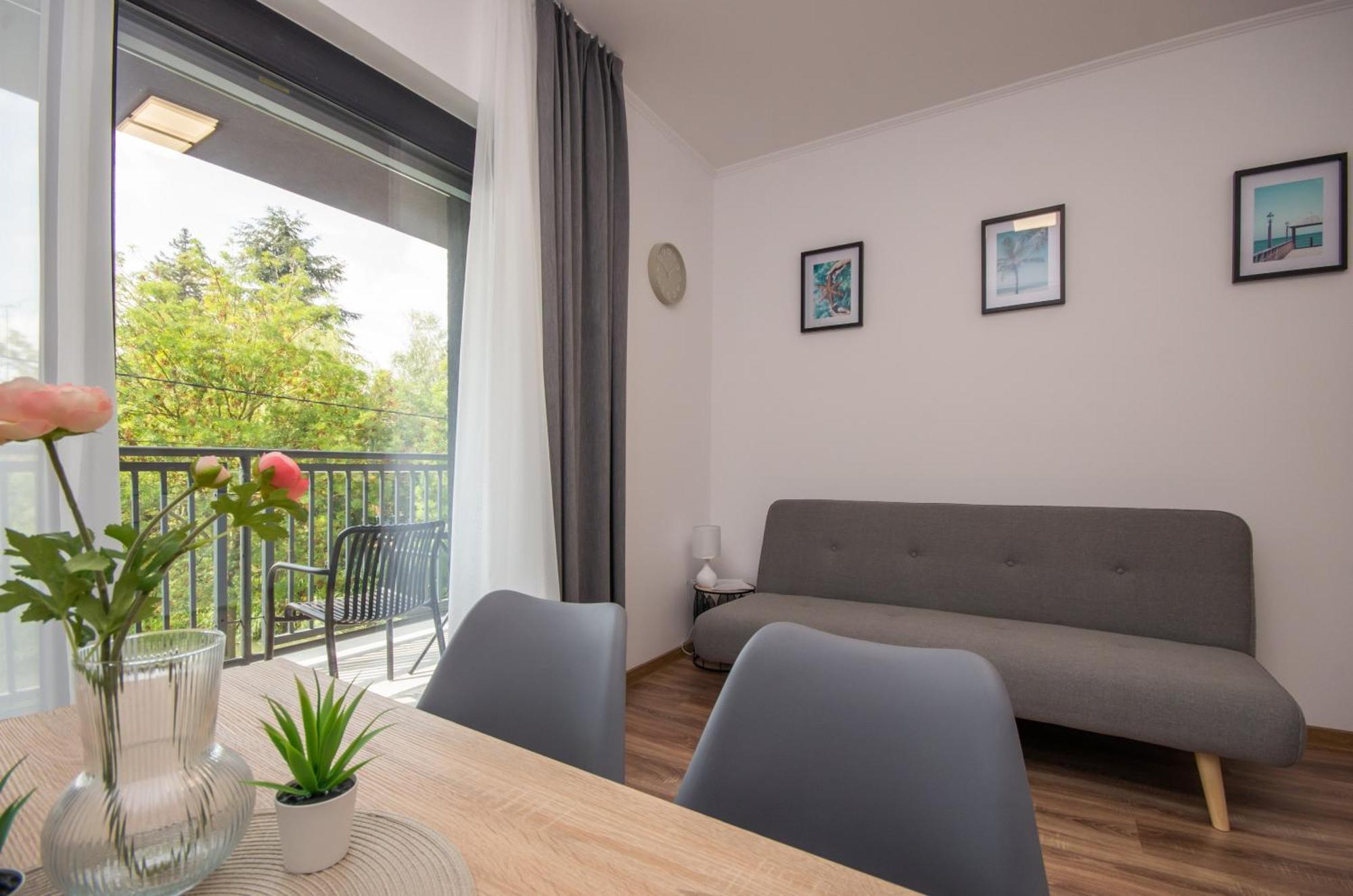 Csaladi Kikoeto Apartman Jula Exterior foto