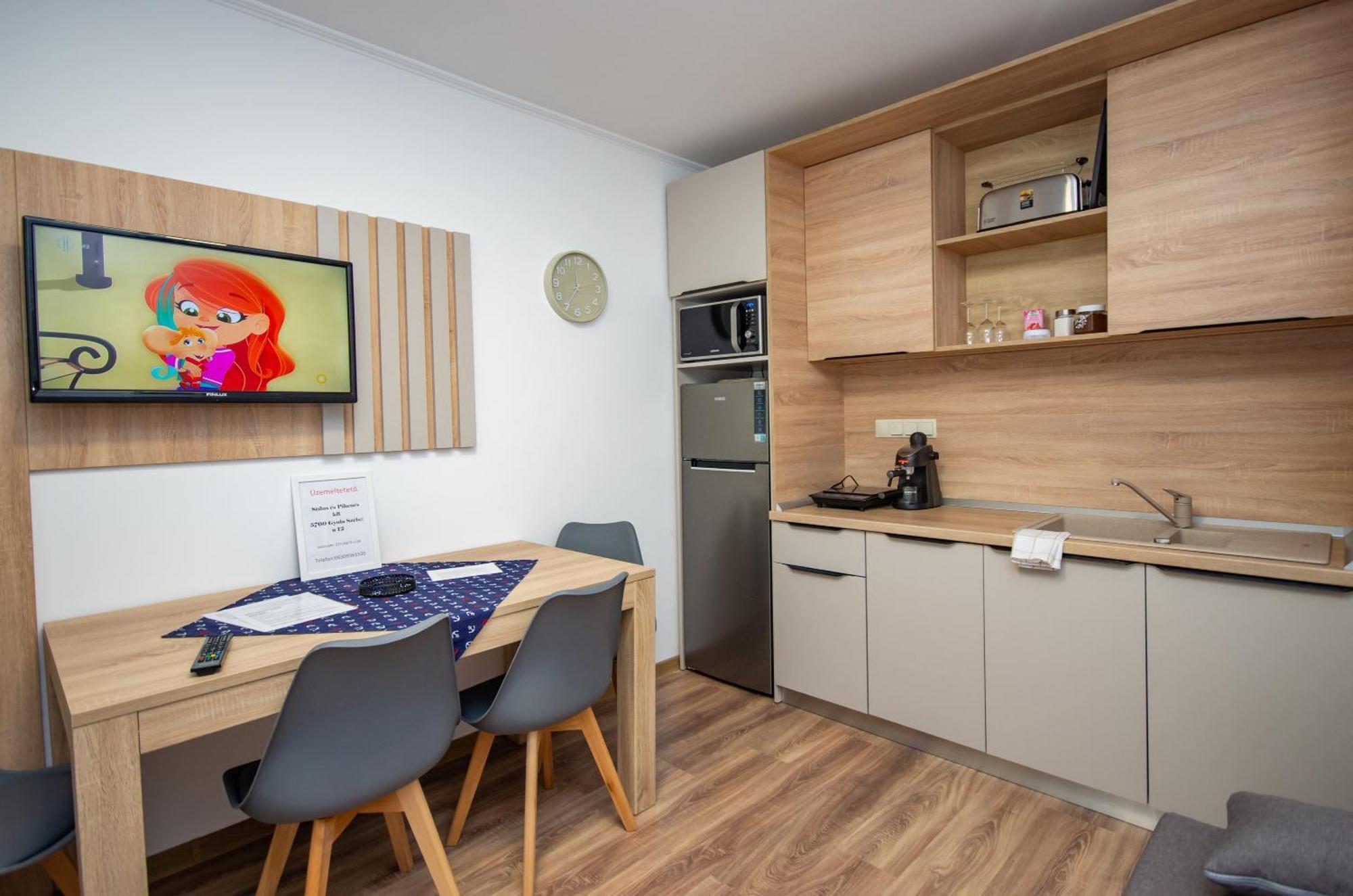 Csaladi Kikoeto Apartman Jula Exterior foto