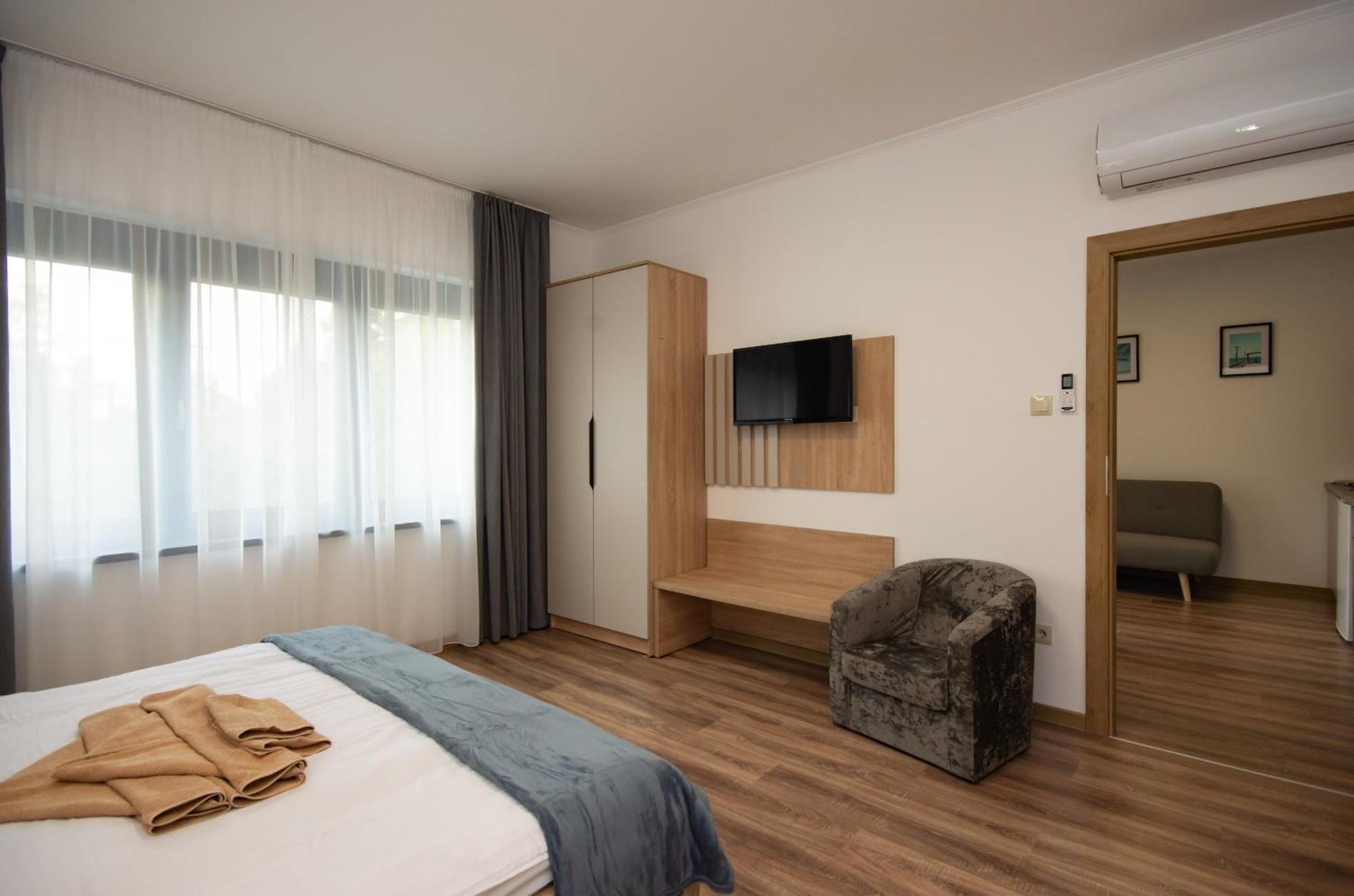 Csaladi Kikoeto Apartman Jula Exterior foto