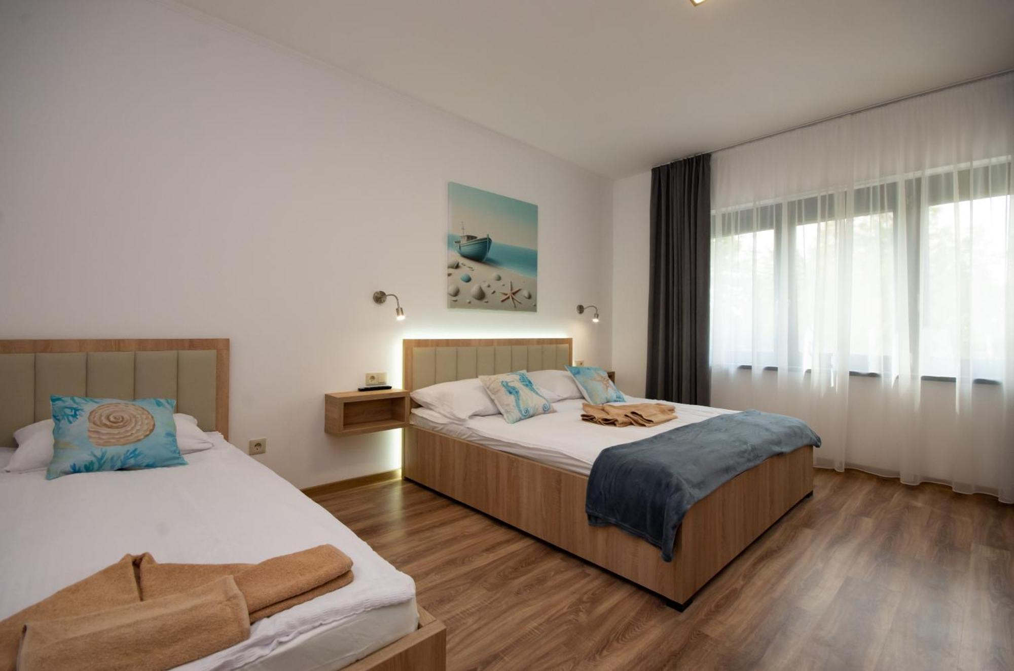 Csaladi Kikoeto Apartman Jula Exterior foto