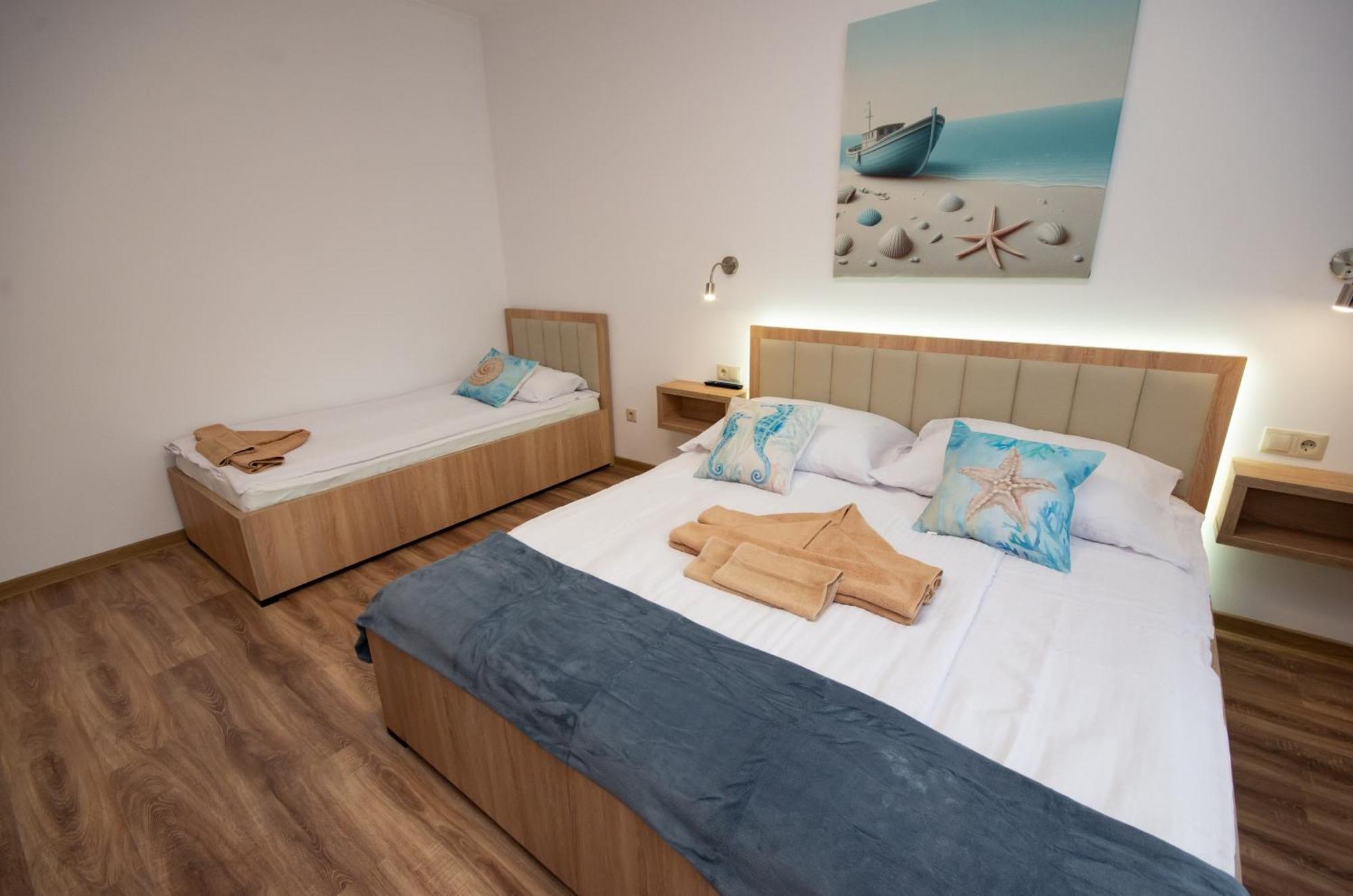 Csaladi Kikoeto Apartman Jula Exterior foto