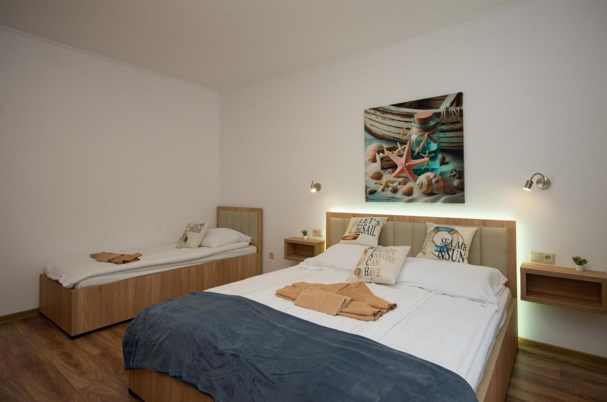 Csaladi Kikoeto Apartman Jula Exterior foto