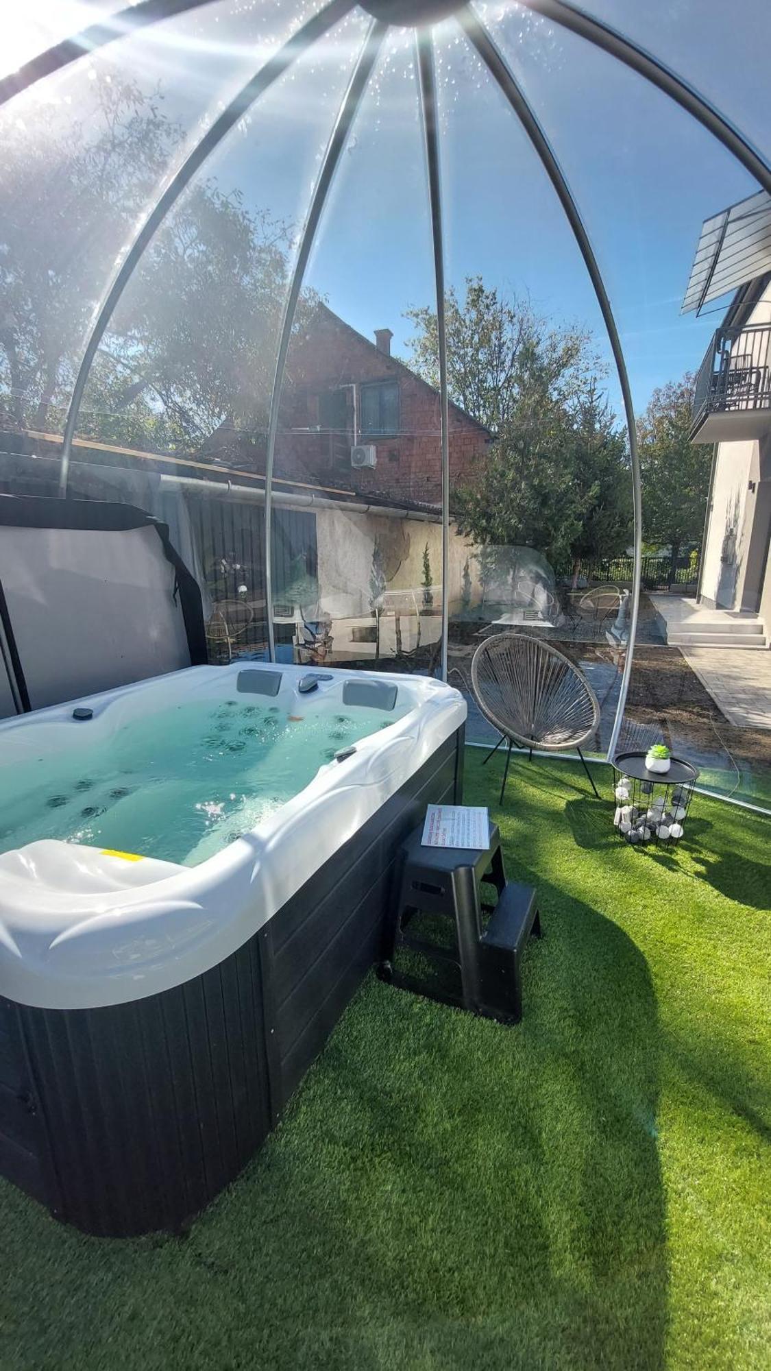 Csaladi Kikoeto Apartman Jula Exterior foto